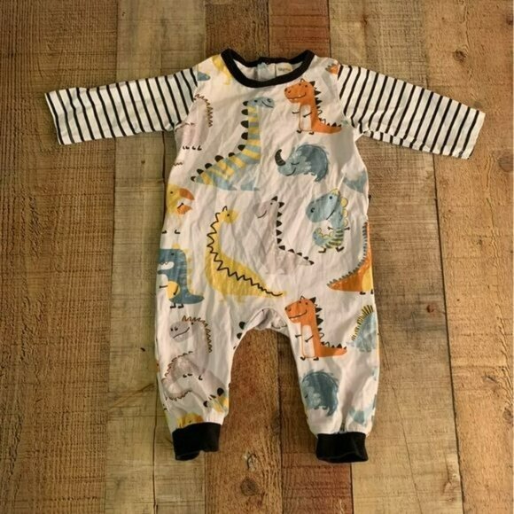 Peppy Mini baby dinosaur one piece with snap opening in back -3M - Picture 1 of 7